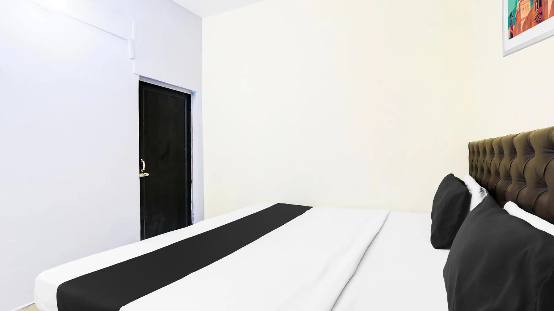 Hotel O Kashi Paradise Maidagin Varanasi By Clovetree Índia