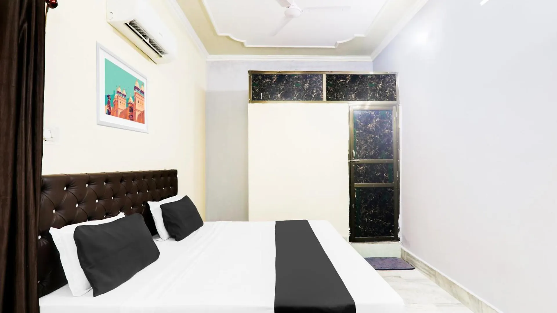 Hotel O Kashi Paradise Maidagin Varanasi By Clovetree