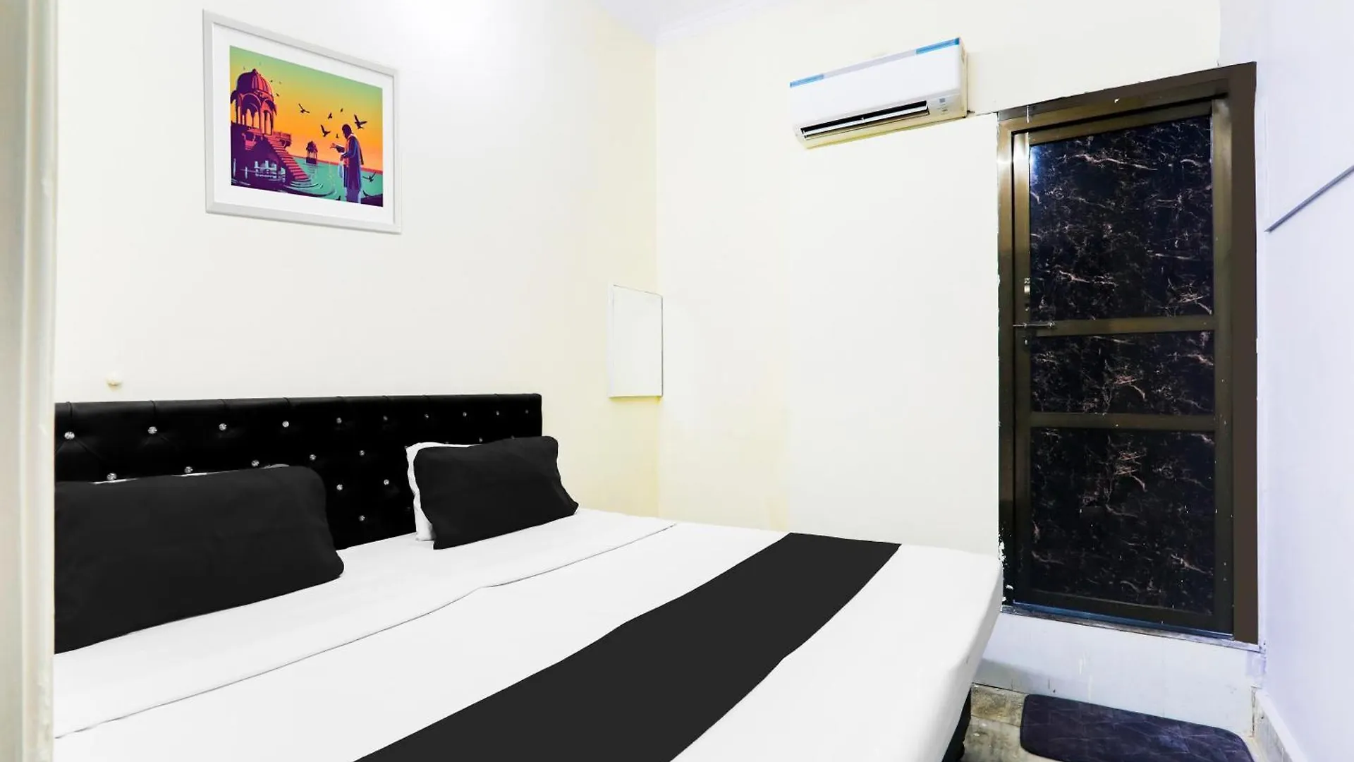 Hotel O Kashi Paradise Maidagin Varanasi By Clovetree