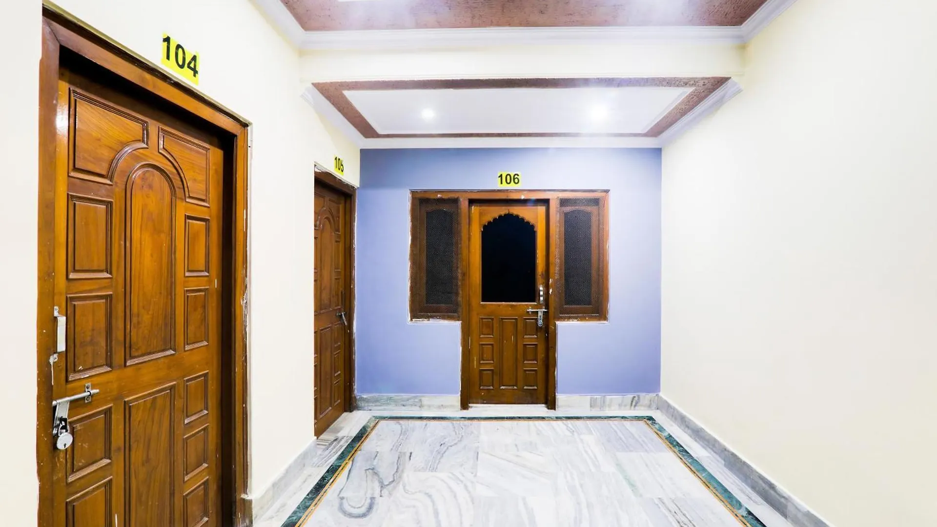 Hotel O Kashi Paradise Maidagin Varanasi By Clovetree 3*,
